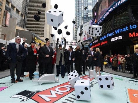 美國多州聯銷游戲“百萬富翁專屬俱樂部”在紐約時代廣場亮相
